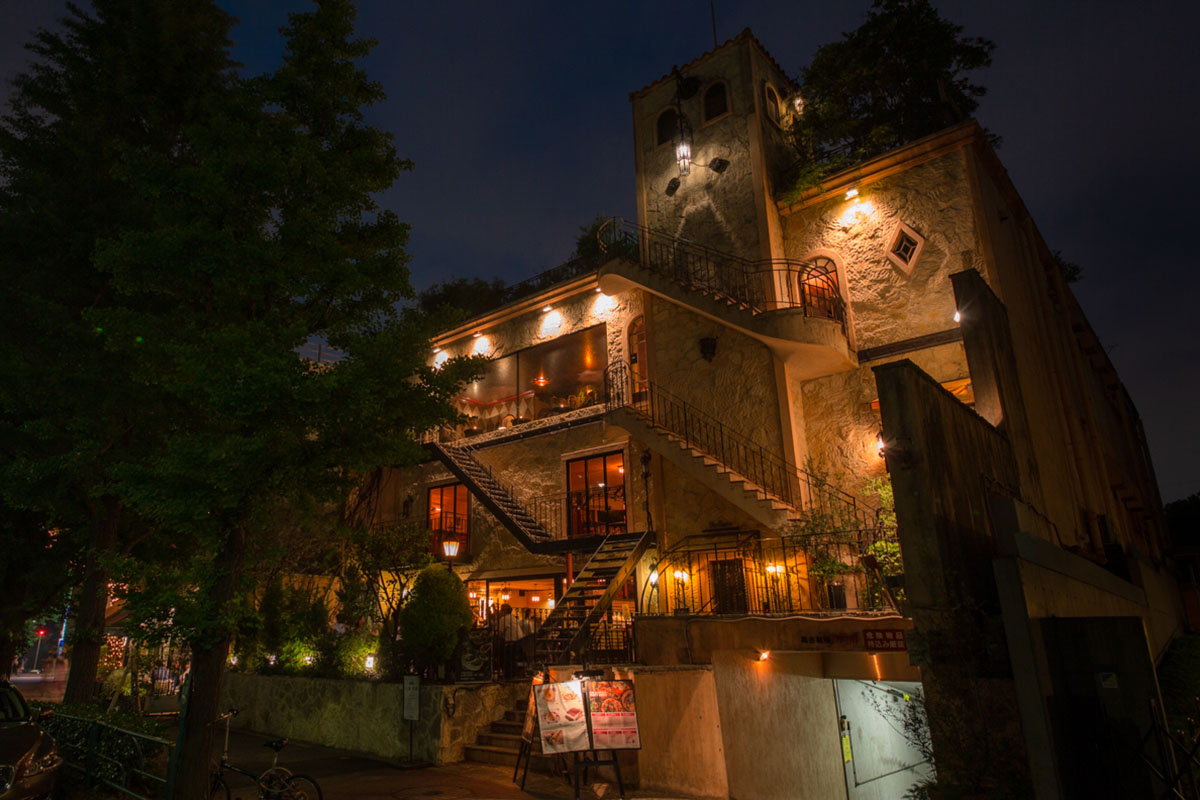 白金台 Stellato の夜の外観
